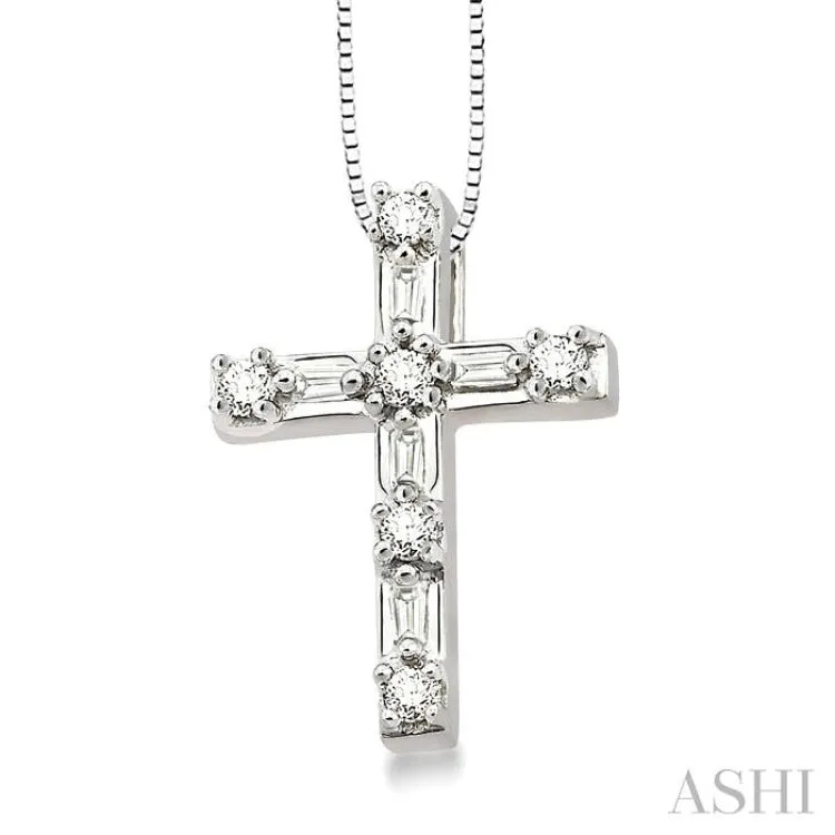 1/4 Ctw Diamond Cross Pendant in 14K White Gold with chain