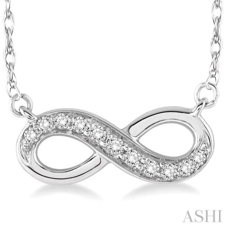 1/6 Ctw Round Cut Diamond Infinity Pendant in 14K White Gold with Chain