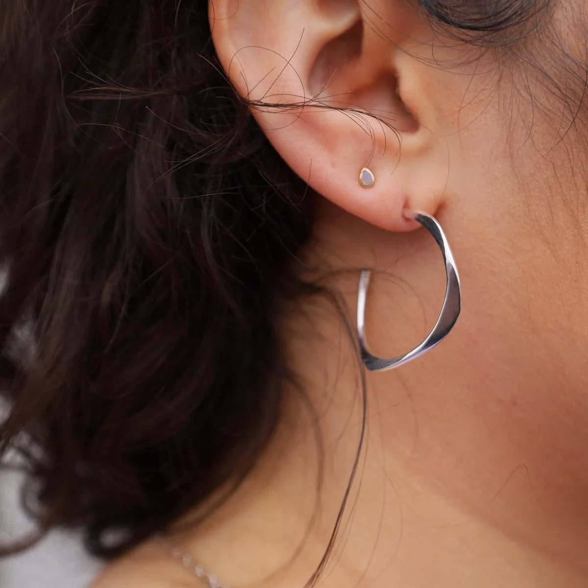 Large Abstract Flattened Curve Hoops