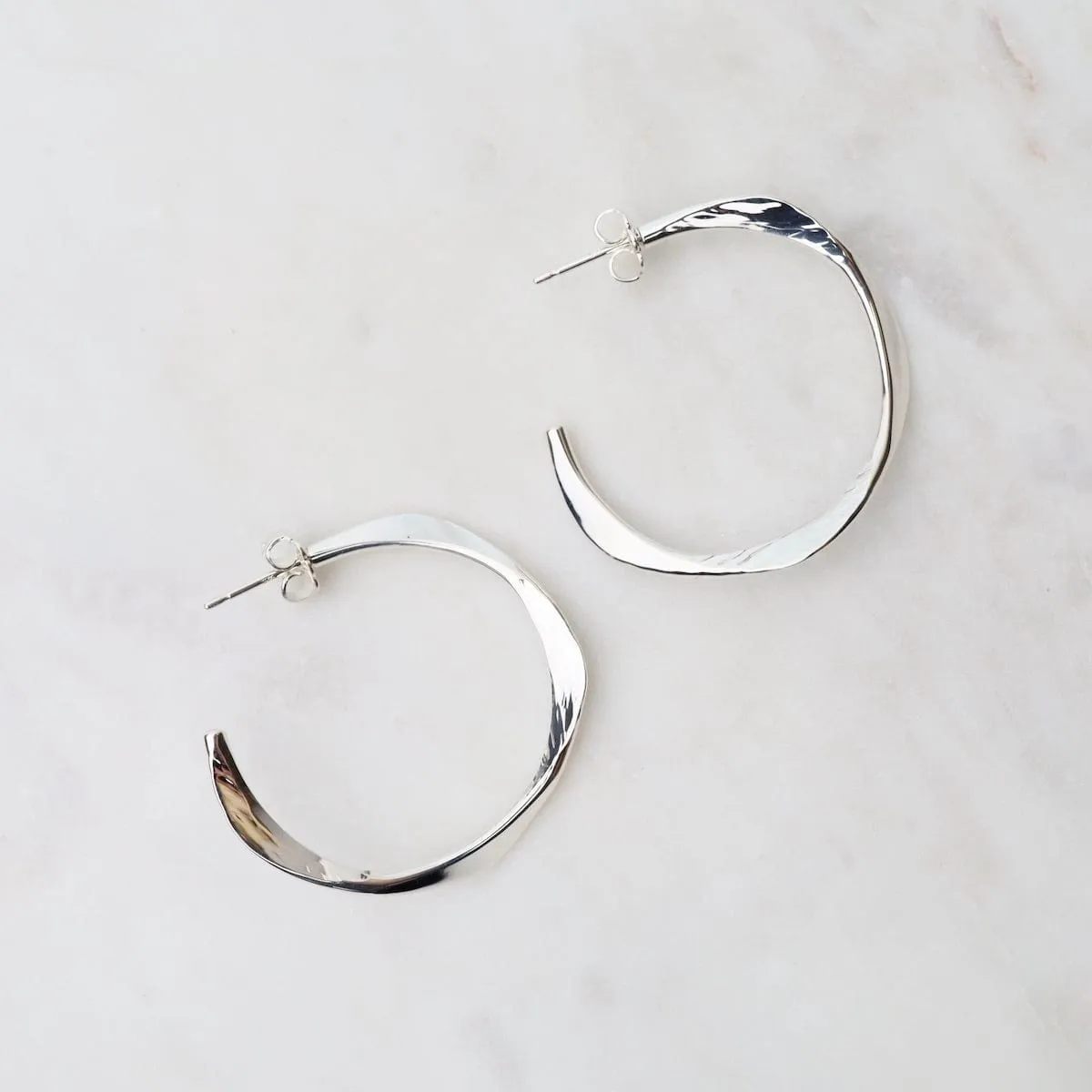 Large Abstract Flattened Curve Hoops