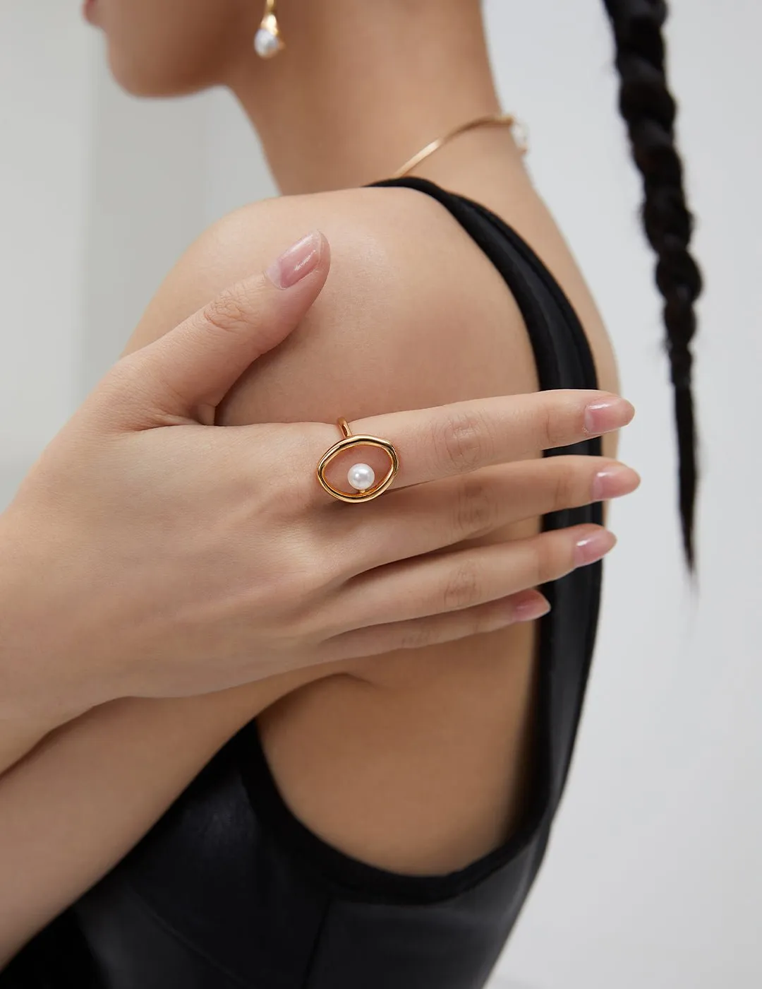 Minimalist Round Sterling Silver Pearl Ring