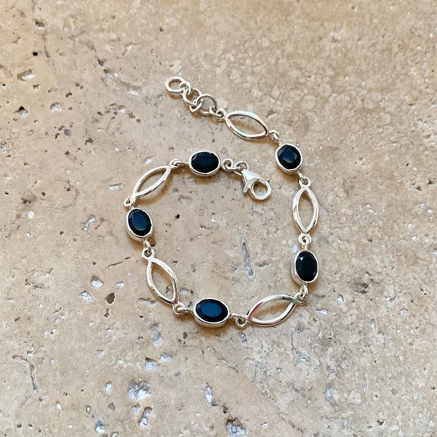 Onyx Oval Gemstone Bracelet - Liriope