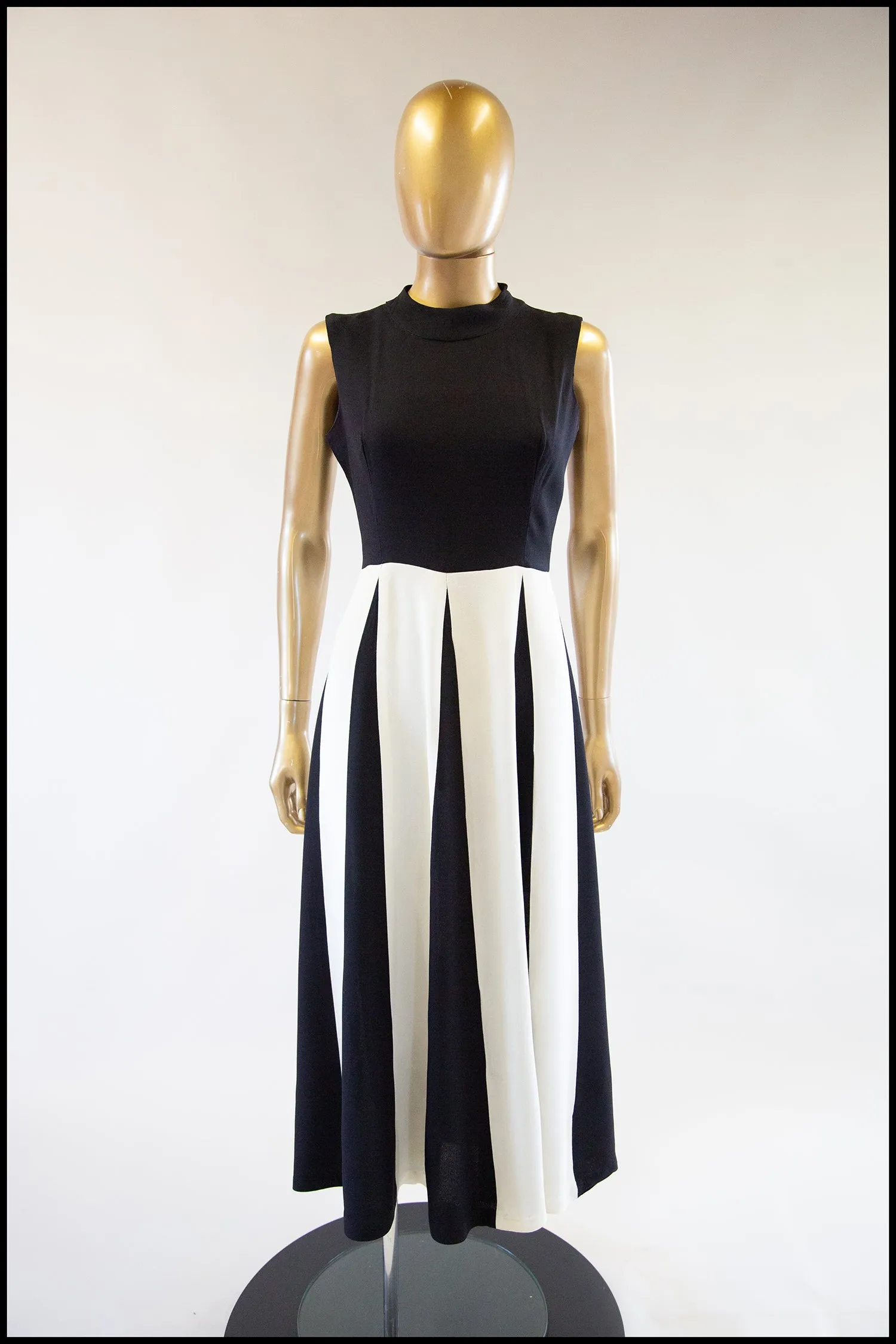 Vintage 1970s Monochrome Crepe Maxi Dress