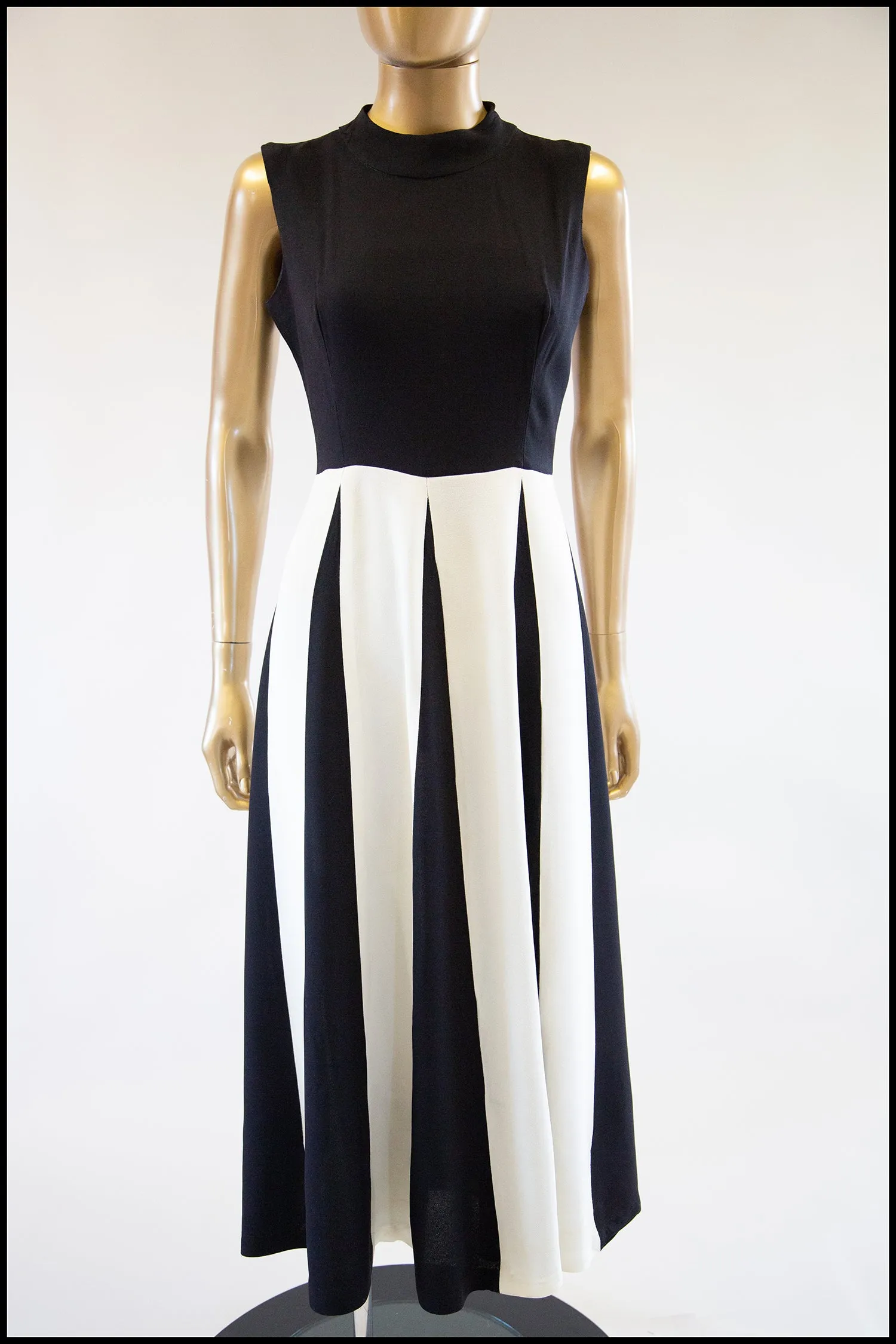 Vintage 1970s Monochrome Crepe Maxi Dress