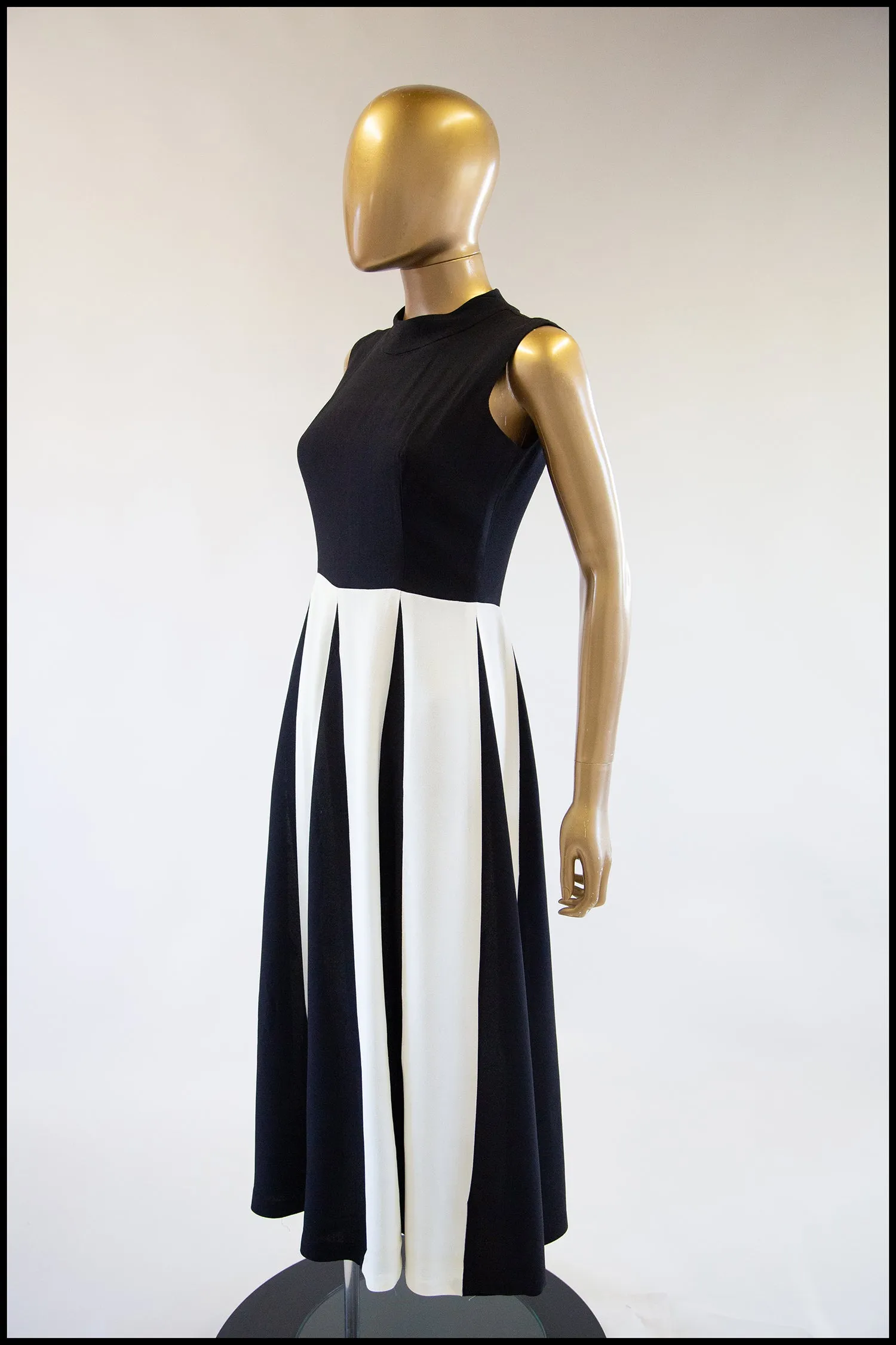 Vintage 1970s Monochrome Crepe Maxi Dress