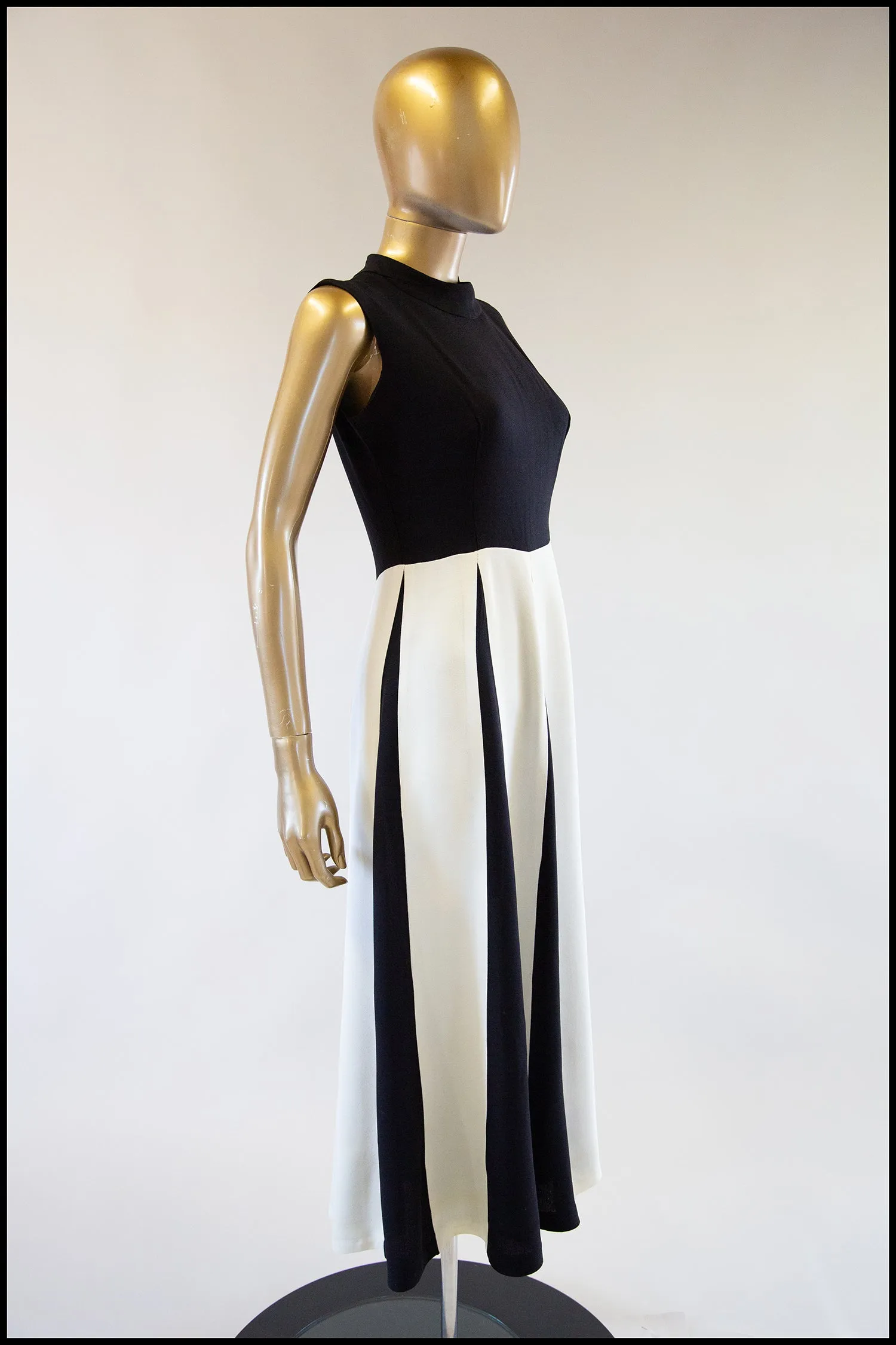 Vintage 1970s Monochrome Crepe Maxi Dress